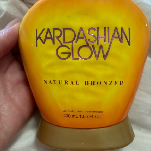 Kardashian Glow Bronzer Tanning Lotion HTF - Picture 2 of 8
